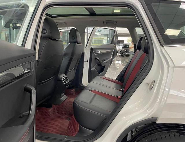 Skoda Karoq 1.4 л 2022 г. Белый, пробег 24000 км