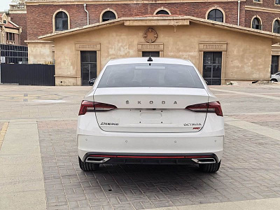 Skoda Octavia 1.4 л 2022 г. Белый, пробег 35000 км