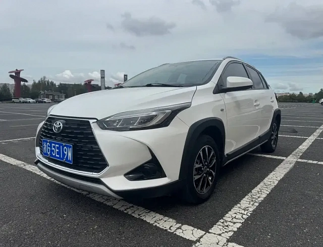 Toyota YARiS L Zhi Xuan 1.5 л 2022 г. Белый, пробег 24000 км