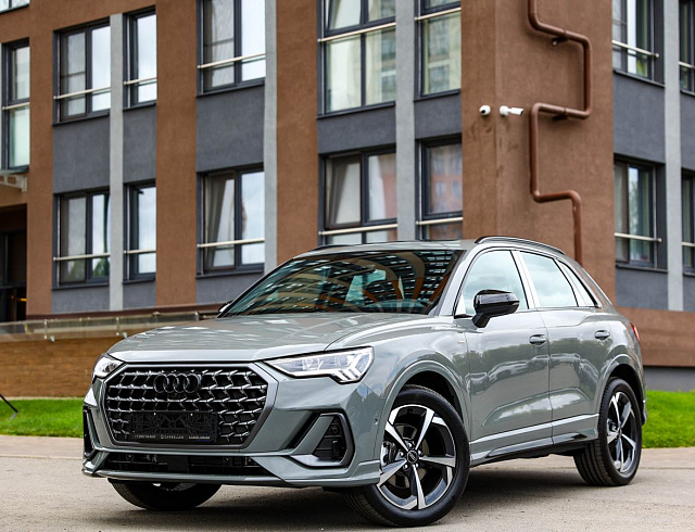 Audi Q3 серый 2026