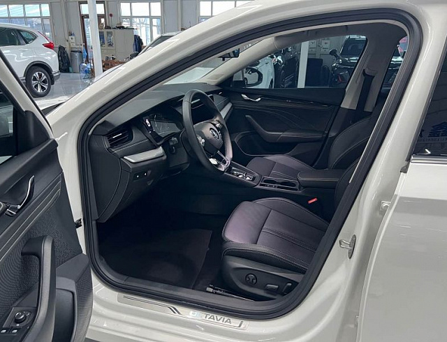 Skoda Octavia 1.4 л 2022 г. Белый, пробег 44000 км