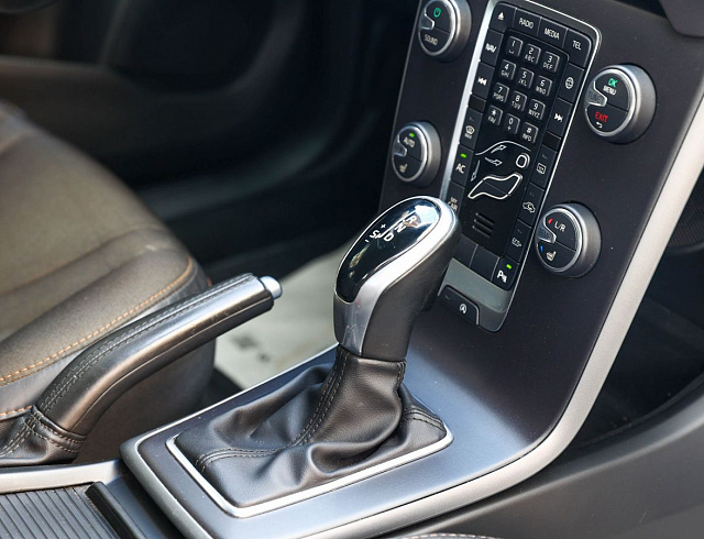 Volvo V40 Cross Country черный 2019