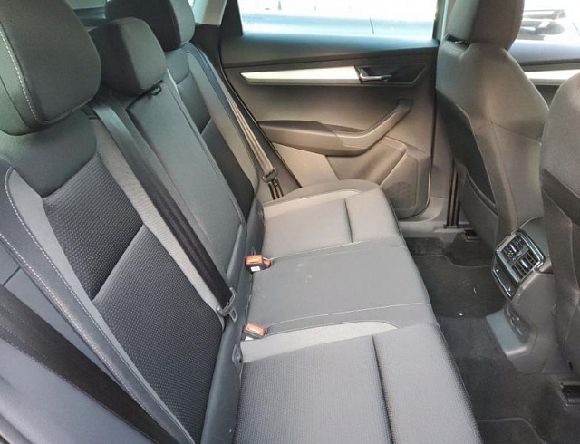 Skoda Karoq 2023 г. Серый, пробег 50246 км
