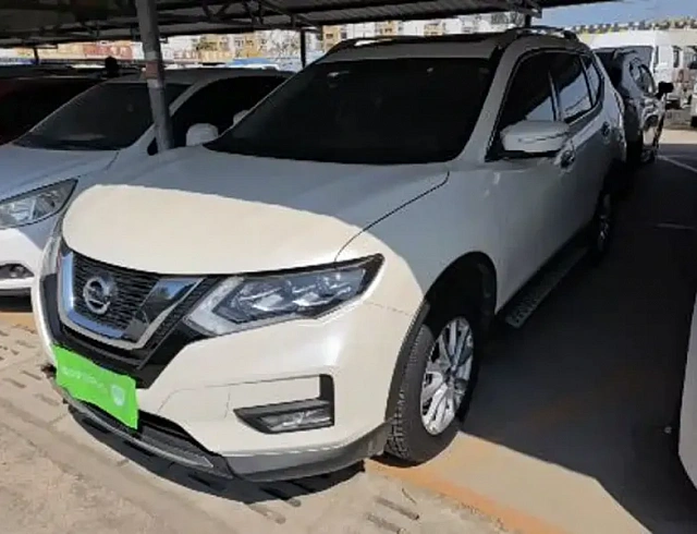 Nissan X-Trail 2.0 л 2024 г. Белый, пробег 41300 км