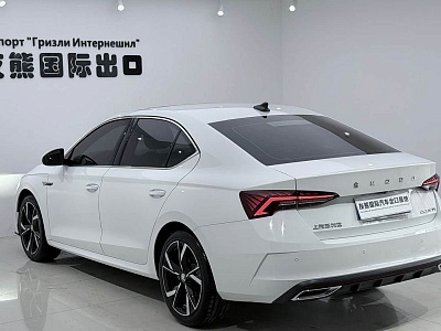 Skoda Octavia 1.4 л 2024 г. Белый, пробег 25000 км