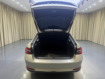 Skoda Superb 1.4 л 2023 г. шампань/коричневый, пробег 47000 км