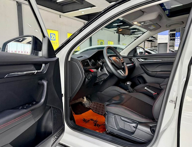 Skoda Kamiq 1.5 л 2023 г. Белый, пробег 41000 км