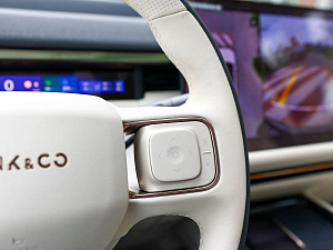 Lynk & Co 900 черный 2025