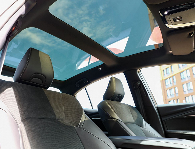 Toyota Camry белый 2026