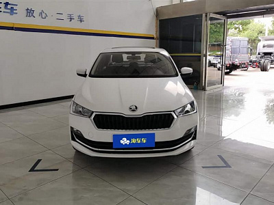 Skoda Rapid 1.5 л 2021 г. Белый, пробег 42400 км