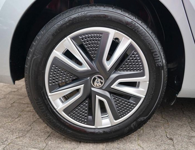 Skoda Fabia 2022 г. Серебристый, пробег 35956 км