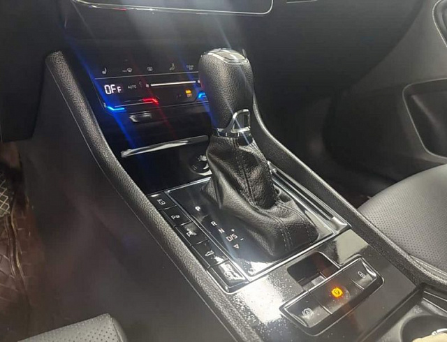 Skoda Superb 1.4 л 2023 г. Белый, пробег 13899 км