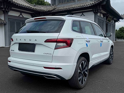 Skoda Karoq 1.4 л 2023 г. Белый, пробег 10000 км
