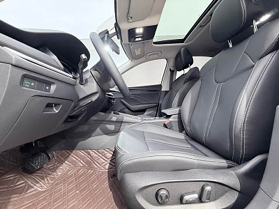 Skoda Octavia 1.4 л 2023 г. Белый, пробег 22000 км