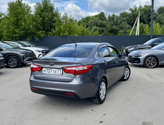 Kia Rio серый 2012