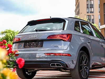 Audi Q5 серый 2026