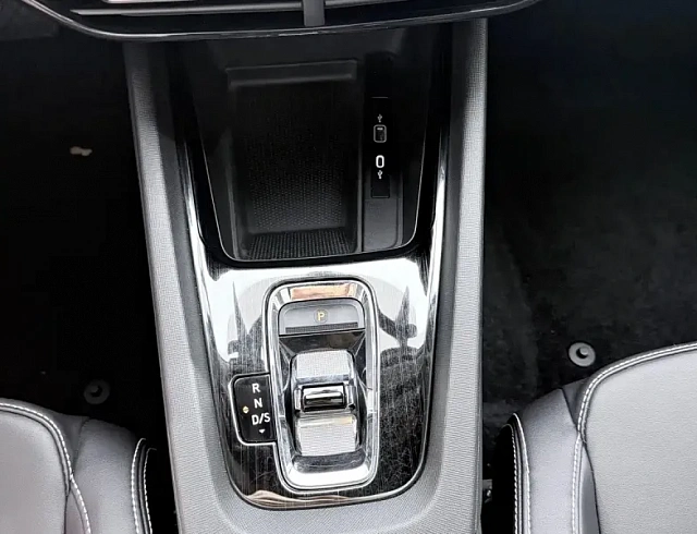 Skoda Octavia 1.4 л 2024 г. Белый, пробег 25000 км