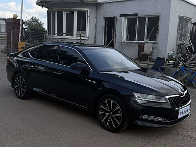 Skoda Superb 1.4 л 2023 г. Чёрный, пробег 43000 км
