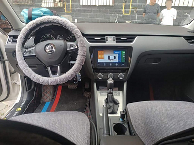 Skoda Octavia 1.5 л 2021 г. Белый, пробег 26600 км