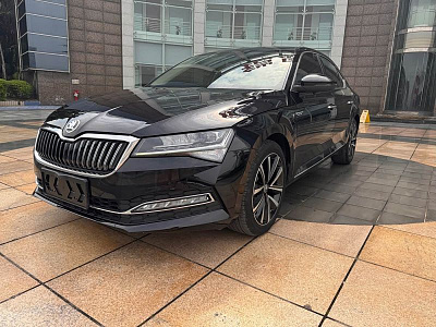 Skoda Superb 1.4 л 2023 г. Чёрный, пробег 19500 км