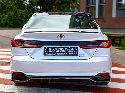 Toyota Camry белый 2026