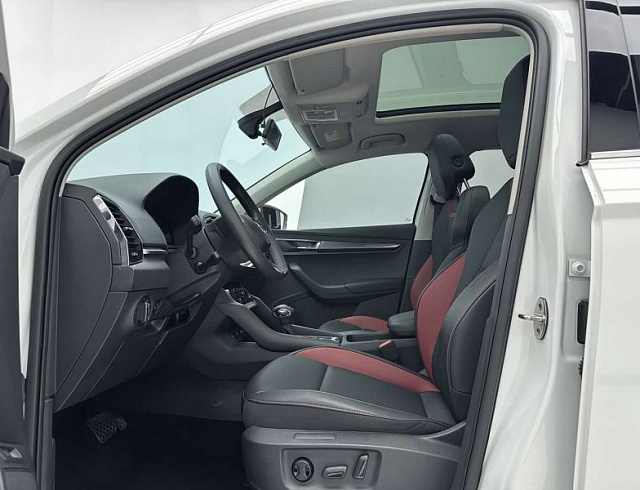 Skoda Karoq 1.4 л 2023 г. Белый, пробег 37000 км