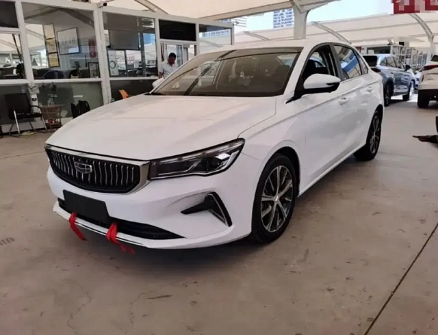 Geely Emgrand 1.5 л 2023 г. Белый, пробег 36800 км