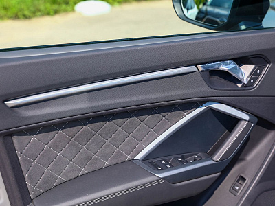 Audi Q3 серый 2026