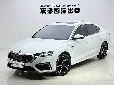 Skoda Octavia 1.4 л 2023 г. Белый, пробег 22000 км