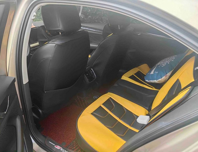 Skoda Octavia 1.4 л 2023 г. шампань/коричневый, пробег 14000 км