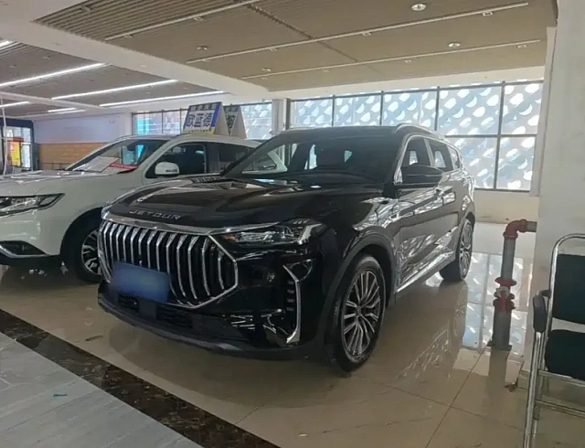 Jetour Jetour X70 PLUS 1.5 л 2025 г. Серебристо-серый, пробег 38400 км