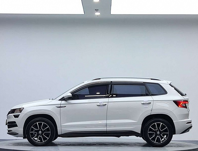 Skoda Karoq 1.4 л 2022 г. Белый, пробег 21000 км