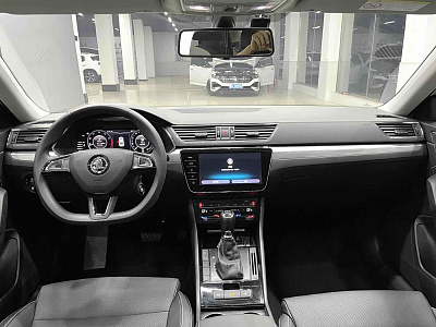 Skoda Superb 1.4 л 2022 г. Белый, пробег 27100 км