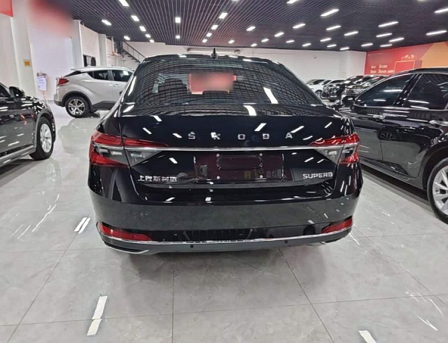 Skoda Superb 1.4 л 2024 г. Чёрный, пробег 19400 км