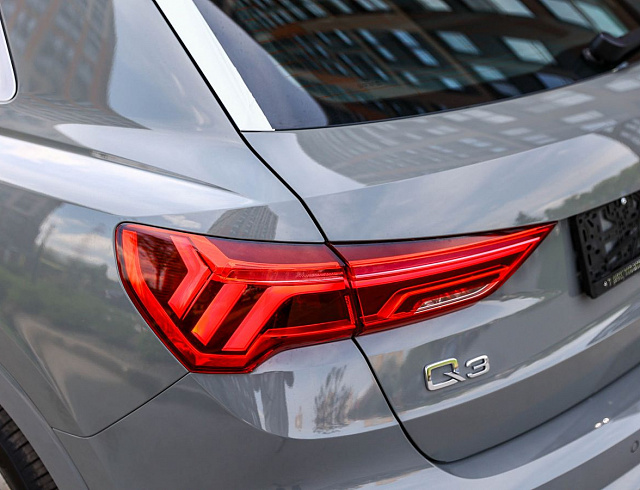 Audi Q3 серый 2026