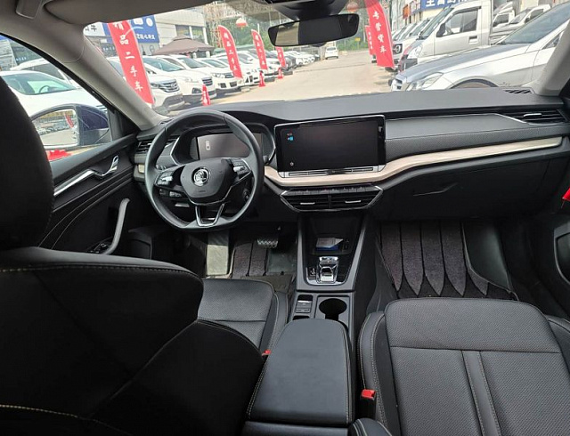 Skoda Octavia 1.4 л 2022 г. Голубой, пробег 38300 км