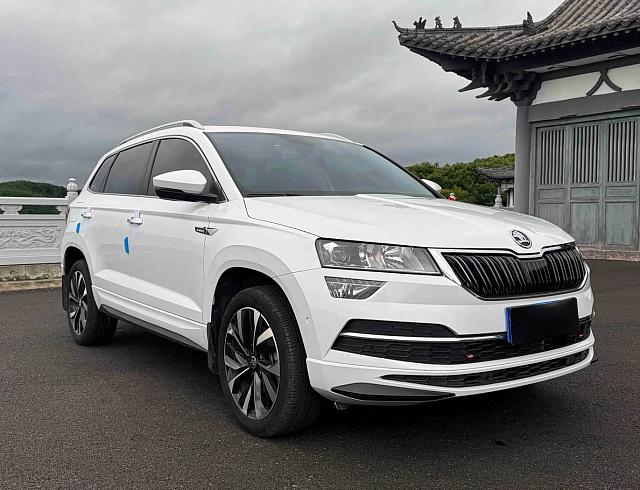 Skoda Karoq 1.4 л 2023 г. Белый, пробег 38000 км
