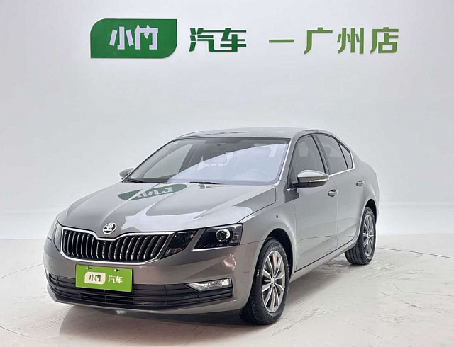 Skoda Octavia 1.5 л 2022 г. Серебристо-серый, пробег 29000 км