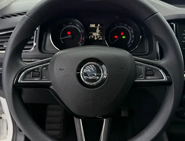 Skoda Kamiq 1.2 л 2021 г. Белый, пробег 45000 км