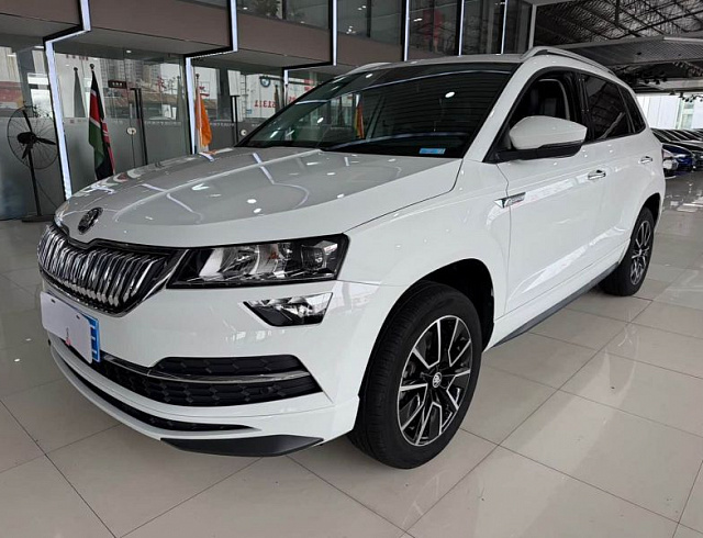 Skoda Karoq 1.4 л 2023 г. Белый, пробег 26000 км