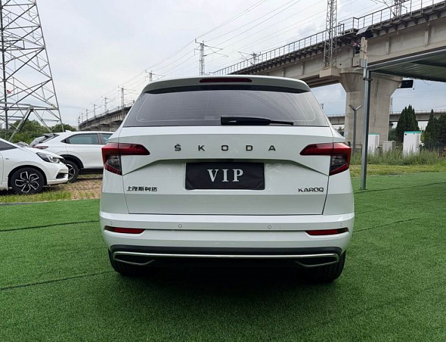 Skoda Karoq 1.4 л 2023 г. Белый, пробег 23000 км