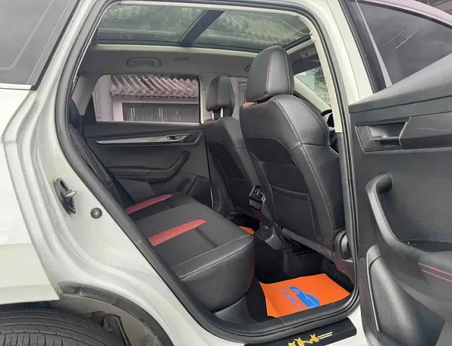 Skoda Karoq 1.4 л 2023 г. Белый, пробег 19000 км