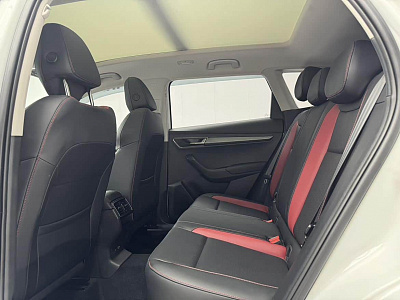 Skoda Karoq 1.4 л 2023 г. Белый, пробег 12000 км