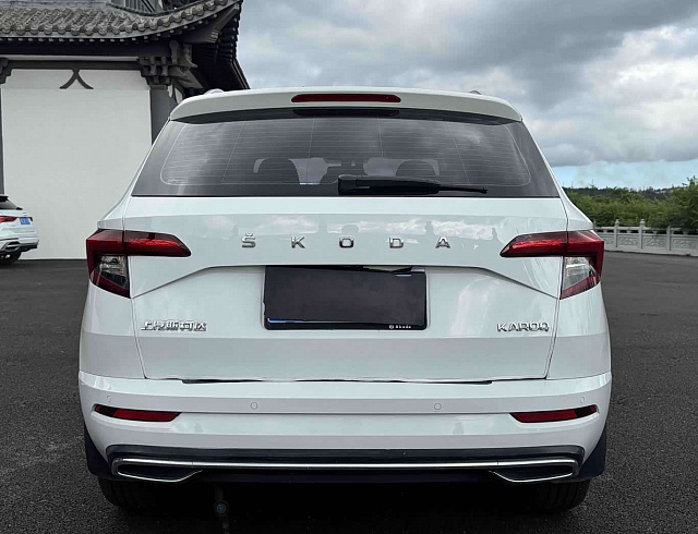Skoda Karoq 1.4 л 2023 г. Белый, пробег 19000 км
