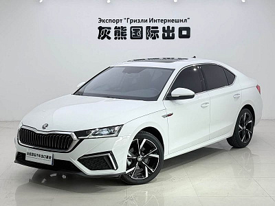 Skoda Octavia 1.4 л 2024 г. Белый, пробег 12000 км