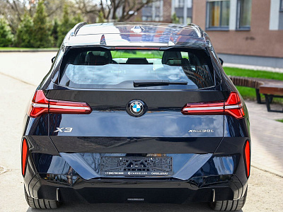 BMW X3 черный 2025