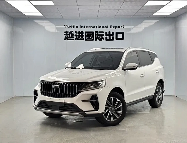 Geely Emgrand X6 1.4 л 2023 г. Белый, пробег 10000 км