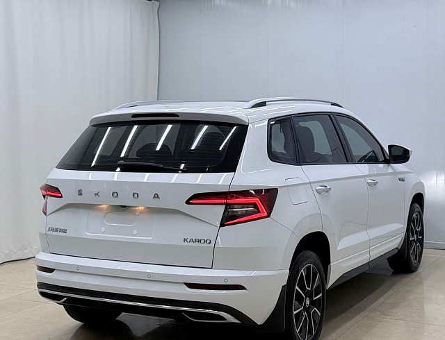 Skoda Karoq 1.4 л 2024 г. Белый, пробег 14000 км