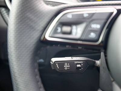 Audi Q2 серый 2025