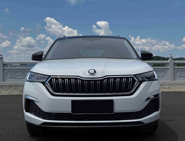 Skoda Kamiq 1.5 л 2023 г. Белый, пробег 17000 км